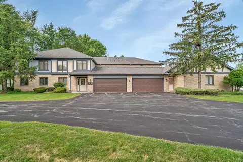 2525 Harbor Dr #2525, Joliet, IL 60431