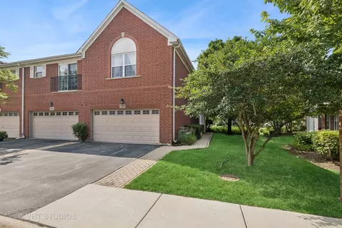 1007 Enfield Dr #1007, Northbrook, IL 60062