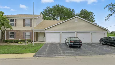 385 Newport Ln #D1, Bartlett, IL 60103