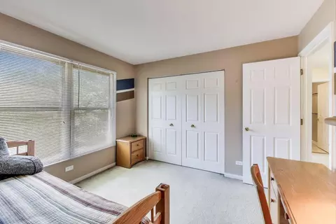 Bedroom - 1113 Deep Woods Dr, Elgin, IL 60120 photo 4 of 9