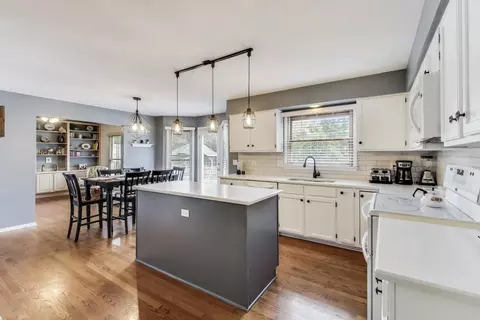 Kitchen - 1113 Deep Woods Dr, Elgin, IL 60120 photo 1 of 3