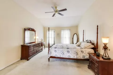 Bedroom - 1113 Deep Woods Dr, Elgin, IL 60120 photo 1 of 9