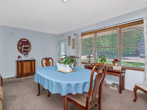 Dining - 330 E Janet Dr, Braidwood, IL 60408 photo 3 of 4