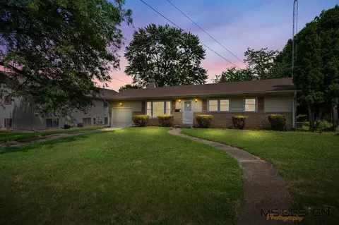 312 N Main St, Sycamore, IL 60178