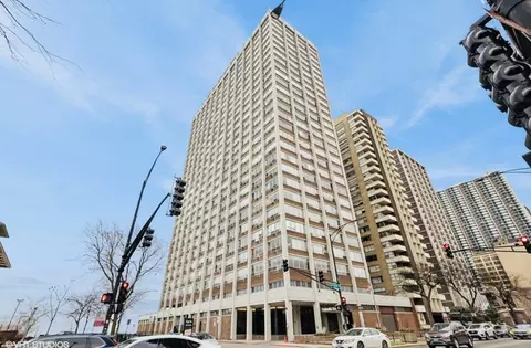 6171 N Sheridan Rd #2202, Chicago, IL 60660