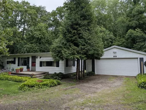 575 Meadow Ln, Dixon, IL 61021