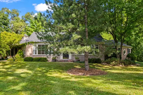 568 Golfview Dr, North Barrington, IL 60010