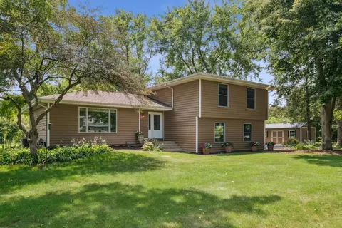 41 W121 Foal Ln, Elburn, IL 60119