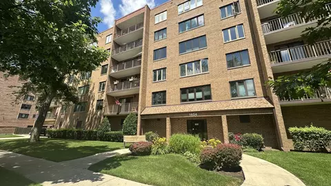 1454 Ashland Ave #505, Des Plaines, IL 60016