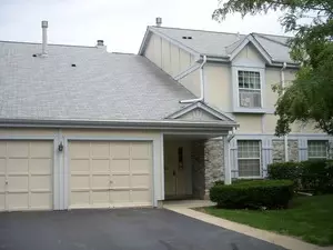 3 Trails Dr #W1, Schaumburg, IL 60194