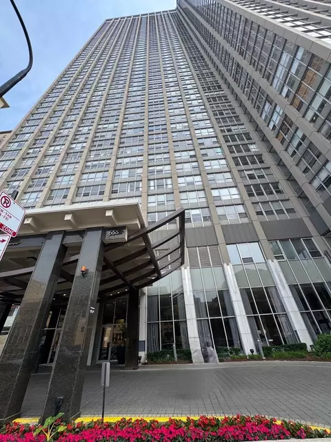 655 W Irving Park Rd #2505, Chicago, IL 60613