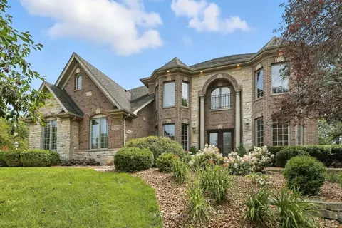 5 N175 Oak Hill Dr, Saint Charles, IL 60175
