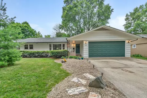 925 Maitland Dr, Lockport, IL 60441