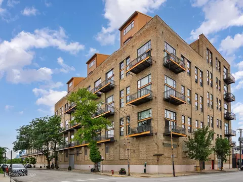2545 S Dearborn St #611, Chicago, IL 60616
