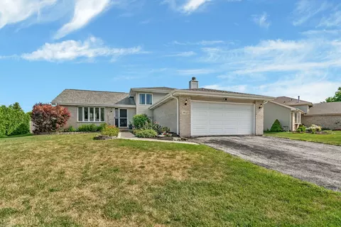 16752 W Oneida Dr, Lockport, IL 60441