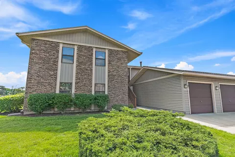 1310 Gifford Ct #B, Hanover Park, IL 60133