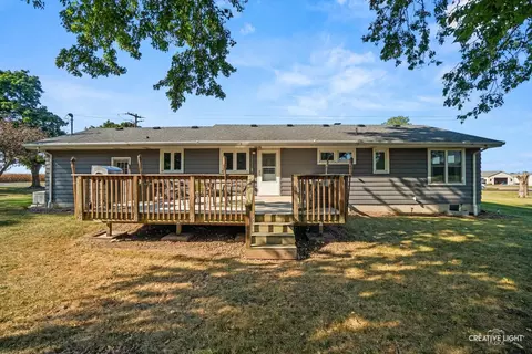 Exterior - 2802 N 3501st Rd, Seneca, IL 61360 photo 4 of 5