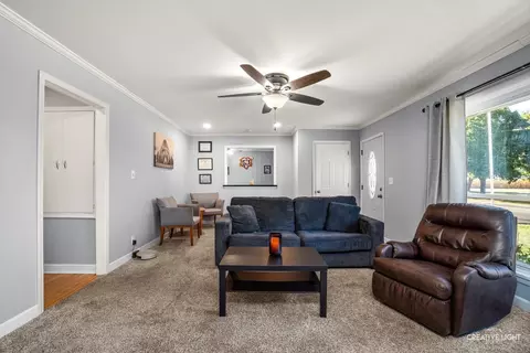 Living - 2802 N 3501st Rd, Seneca, IL 61360 photo 2 of 3