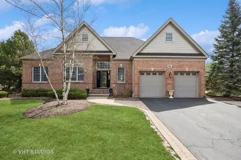50 Tournament Dr S, Hawthorn Woods, IL 60047