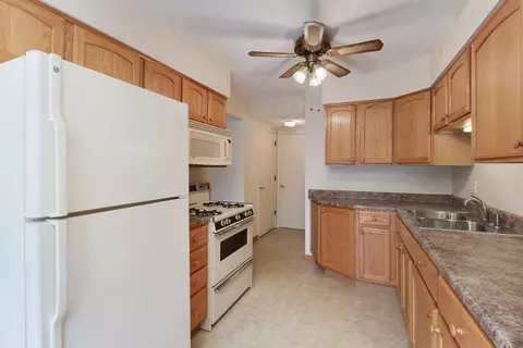 2516 E Washington St #A, Bloomington, IL 61704 photo 8