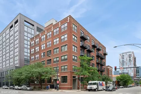 106 N Aberdeen St #3A, Chicago, IL 60607
