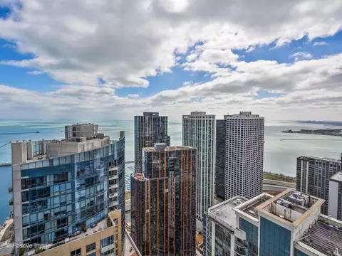 View/Area - 363 E Wacker Dr #4208, Chicago, IL 60601 photo 4 of 6