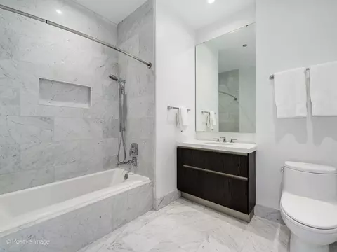 Bath - 363 E Wacker Dr #4208, Chicago, IL 60601 photo 3 of 4