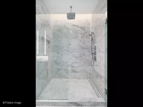 Bath - 363 E Wacker Dr #4208, Chicago, IL 60601 photo 2 of 4