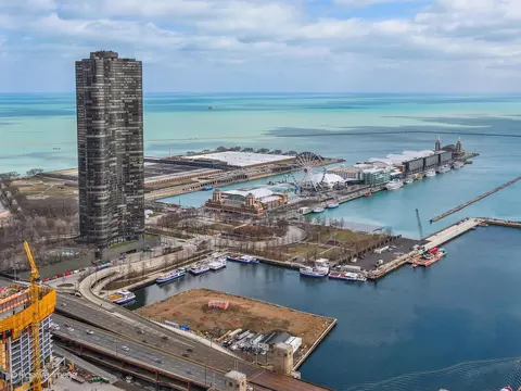 View/Area - 363 E Wacker Dr #4208, Chicago, IL 60601 photo 3 of 6