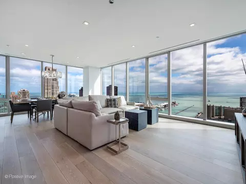 Living - 363 E Wacker Dr #4208, Chicago, IL 60601 photo 2 of 6