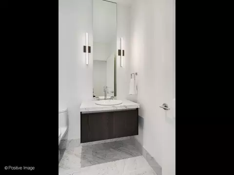 Bath - 363 E Wacker Dr #4208, Chicago, IL 60601 photo 4 of 4