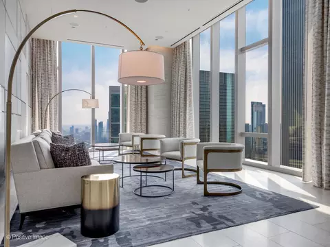 Living - 363 E Wacker Dr #4208, Chicago, IL 60601 photo 5 of 6