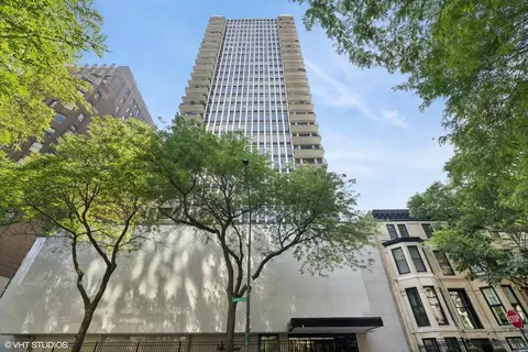 1230 N State Pkwy #10A, Chicago, IL 60610
