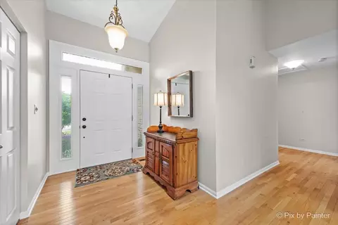 6 Ennis Ct, Cary, IL 60013 photo 2