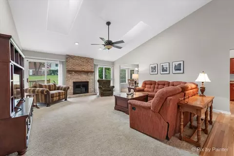 6 Ennis Ct, Cary, IL 60013 photo 4