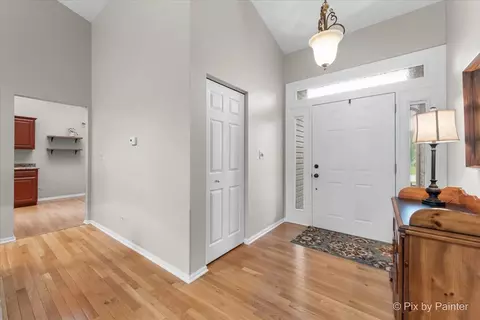 6 Ennis Ct, Cary, IL 60013 photo 3