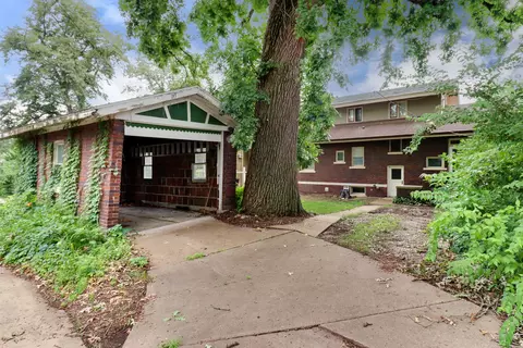 Exterior - 4 Clinton Pl, Normal, IL 61761 photo 4 of 11