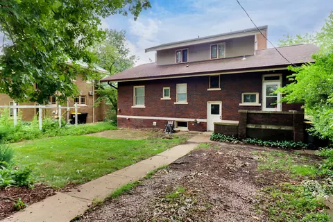 Exterior - 4 Clinton Pl, Normal, IL 61761 photo 5 of 11