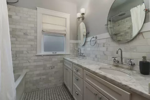 Bath - 4 Clinton Pl, Normal, IL 61761 photo 1 of 3