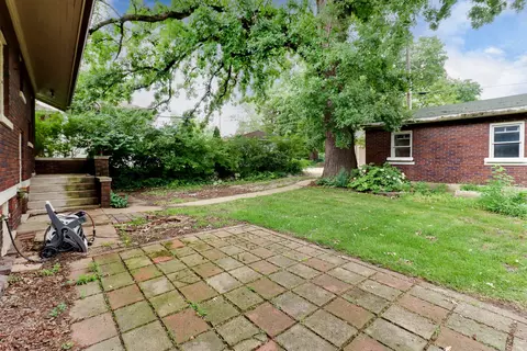 Exterior - 4 Clinton Pl, Normal, IL 61761 photo 7 of 11