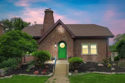 1812 S Fairview Ave, Park Ridge, IL 60068