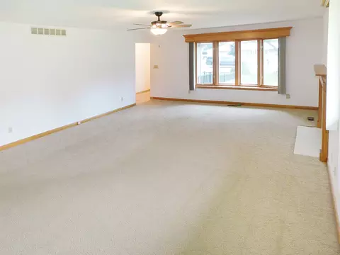 5874 Ada Dr, Roscoe, IL 61073 photo 8