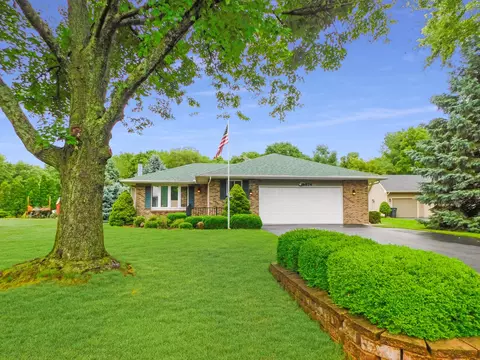 5874 Ada Dr, Roscoe, IL 61073 photo 3