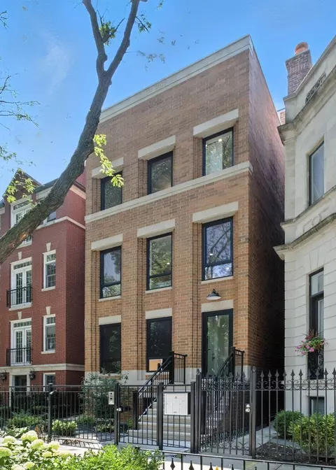 1834 N Hudson Ave #2, Chicago, IL 60614
