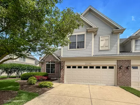 29 W509 Cerny Cir, Warrenville, IL 60555