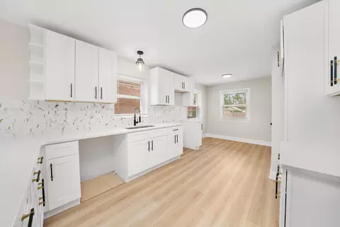 10338 S State St, Chicago, IL 60628 photo 9