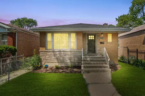10338 S State St, Chicago, IL 60628 photo 2