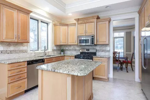 Kitchen - 1751 Rizzi Ln, Bartlett, IL 60103 photo 2 of 4