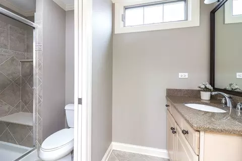 Bath - 1751 Rizzi Ln, Bartlett, IL 60103 photo 4 of 5