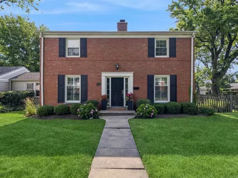 2430 Covert Rd, Glenview, IL 60025
